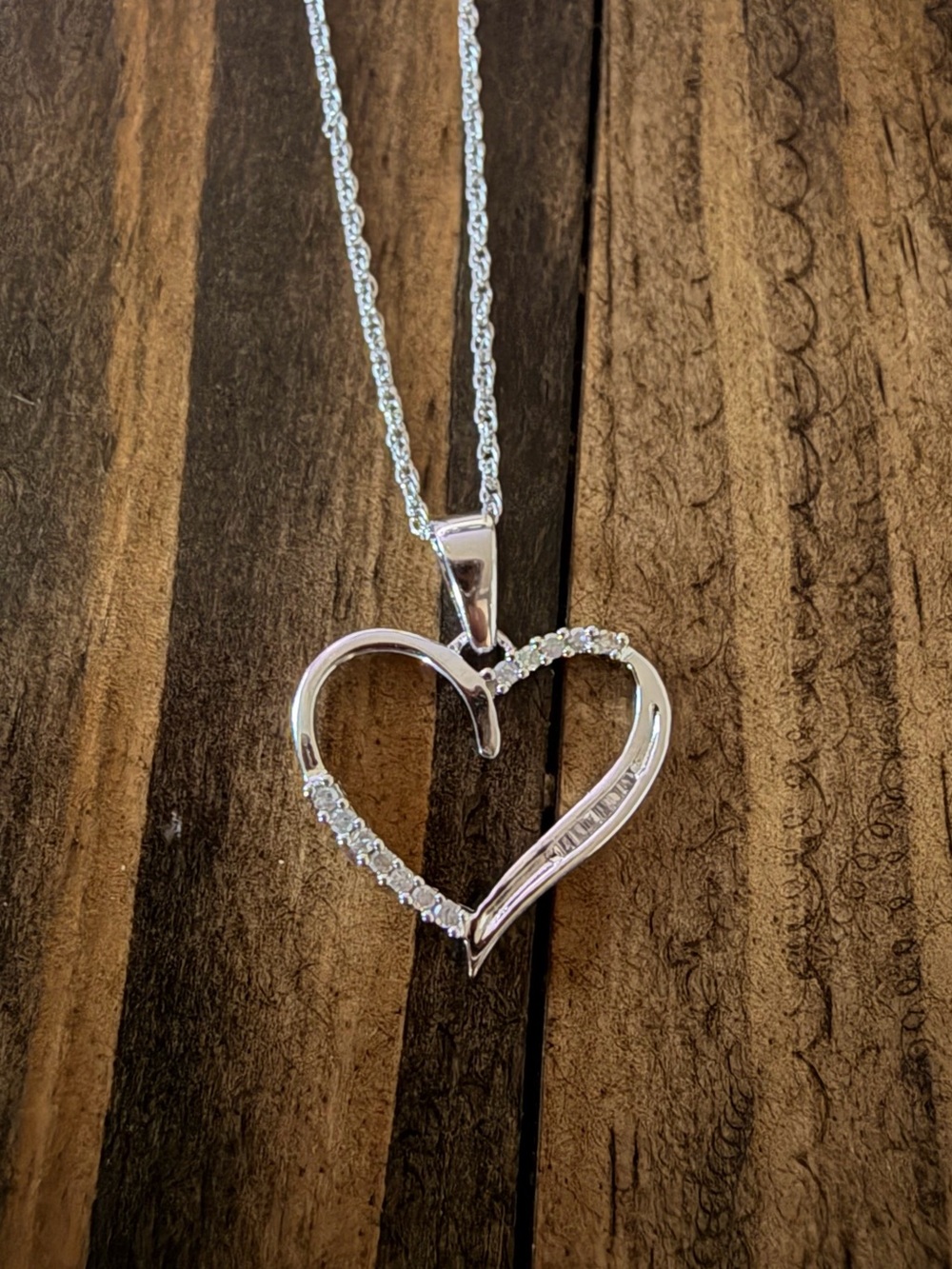 White Gold/Sterling Silver Natural Diamond Heart Pendant Necklace- Size 7 - Picture 2 of 4